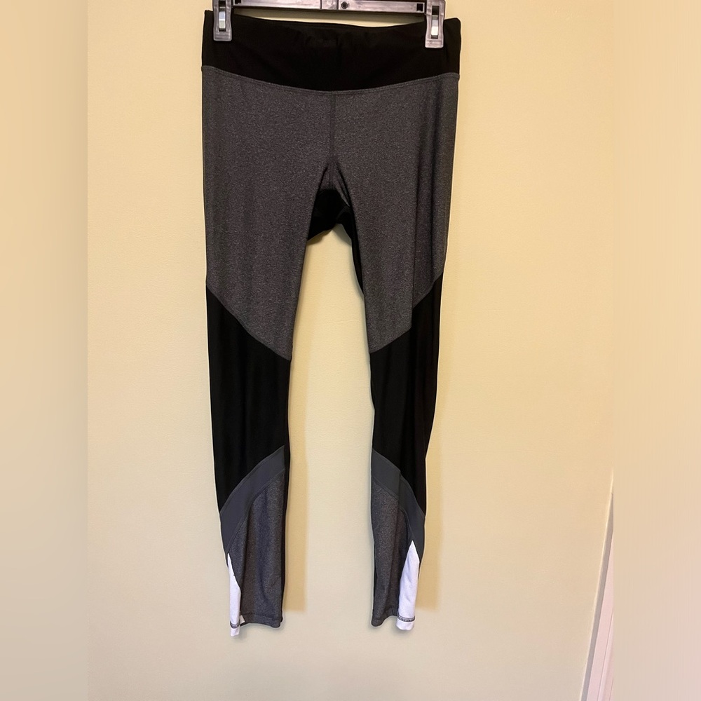 Color block athletic wear leggings